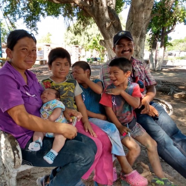 familia-busca-ayuda-realidad-de-pobreza-en-mexico-105056