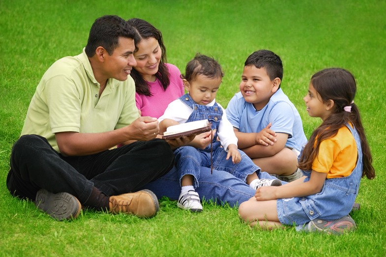 Los niños tienen derecho a crecer con un padre y una madre